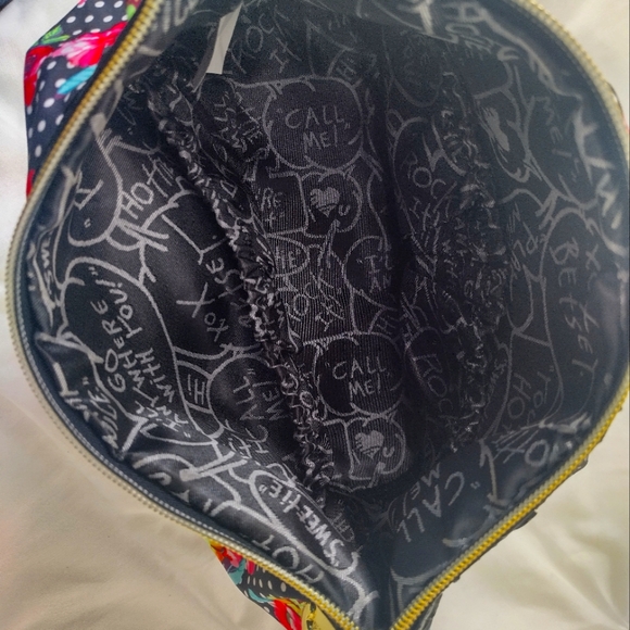 Betsy Johnson Travel set NWOT - Picture 3 of 4